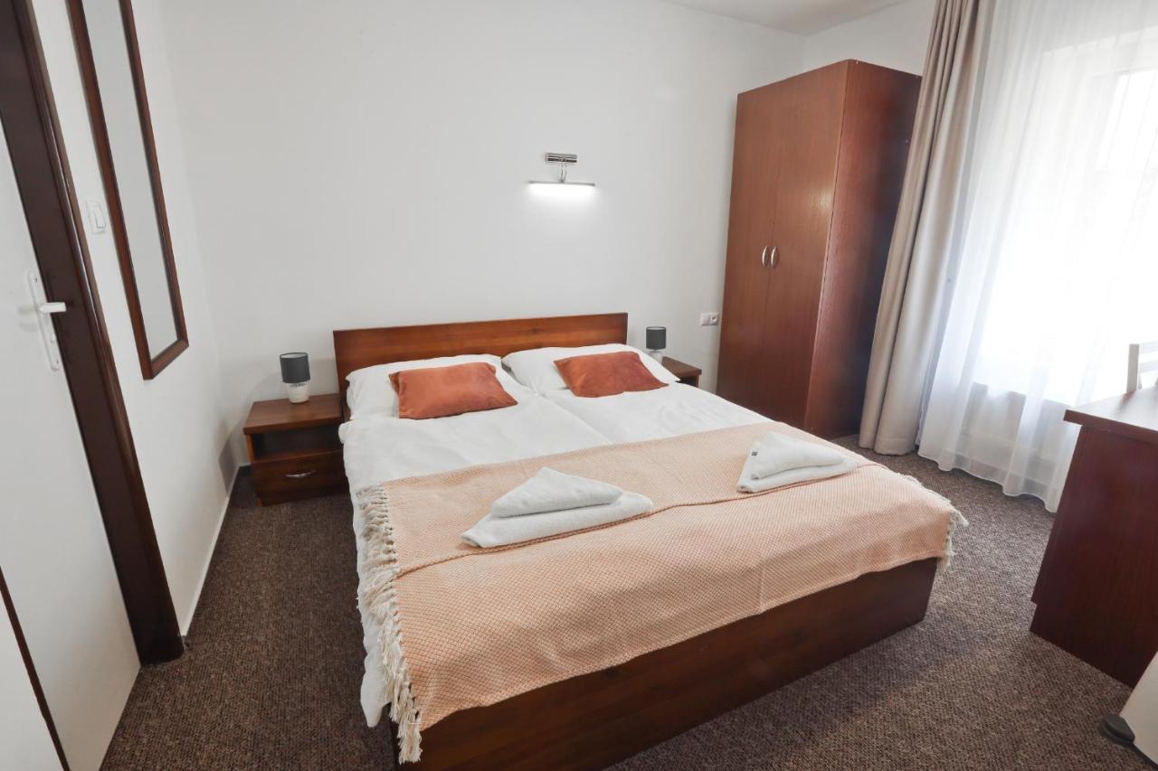 Hotel Slanica Наместово Екстер'єр фото