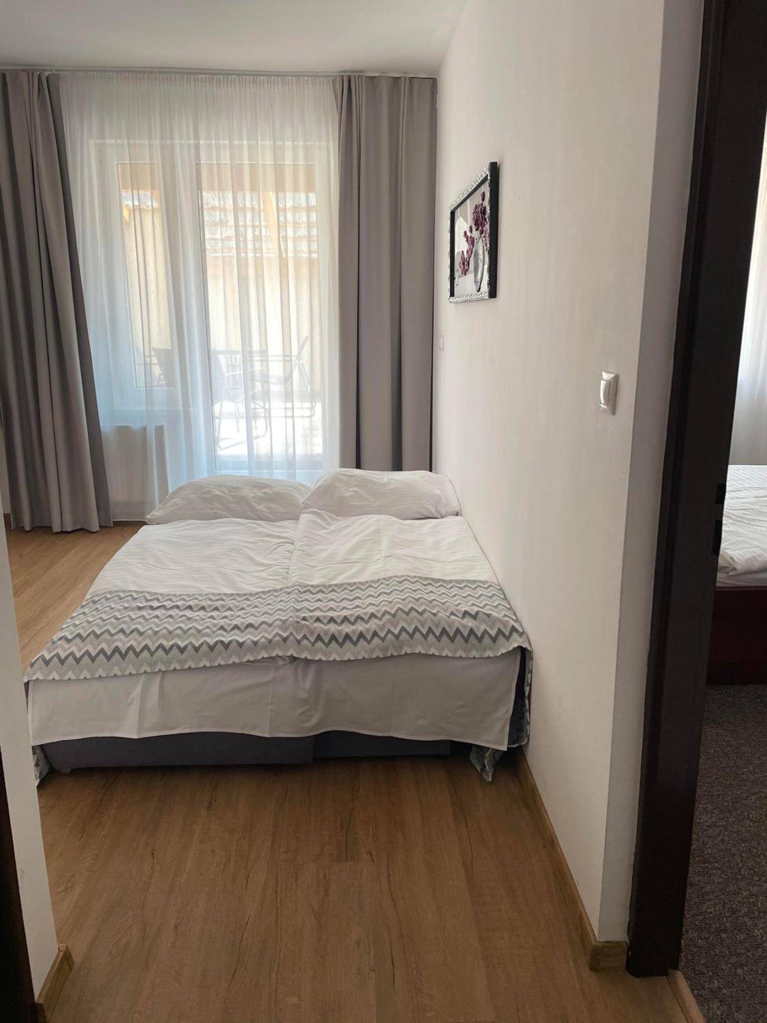 Hotel Slanica Наместово Екстер'єр фото